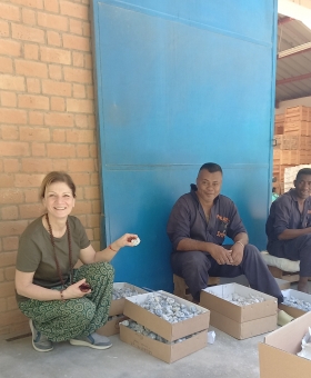 Madagascar:                                    la scelta dei minerali - L' ALLORO di Mariani Laura